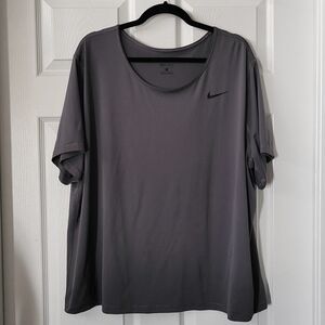 NIKE Woman 3XL Dri-FIT Short-sleeve Fitness Top never worn